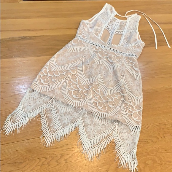 ~Stunning ~White Lace Dress! ~Size Small 2-4~ - Picture 2 of 9